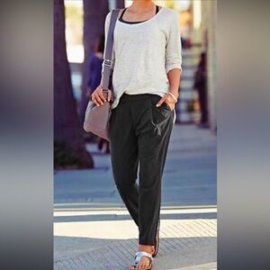 Athleta Black Interlude pull on pants! Size 4 New!